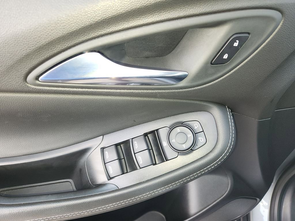 Used 2025 Buick Encore GX Preferred image 28