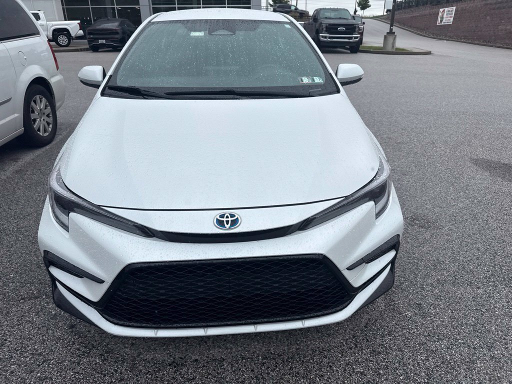 Used 2023 Toyota Corolla SE FWD image 2