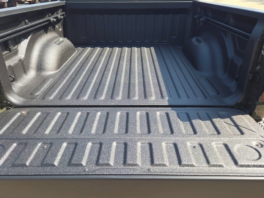 New 2027 RAM 1500 Laramie w/ Night Edition AWD/4WD image 18