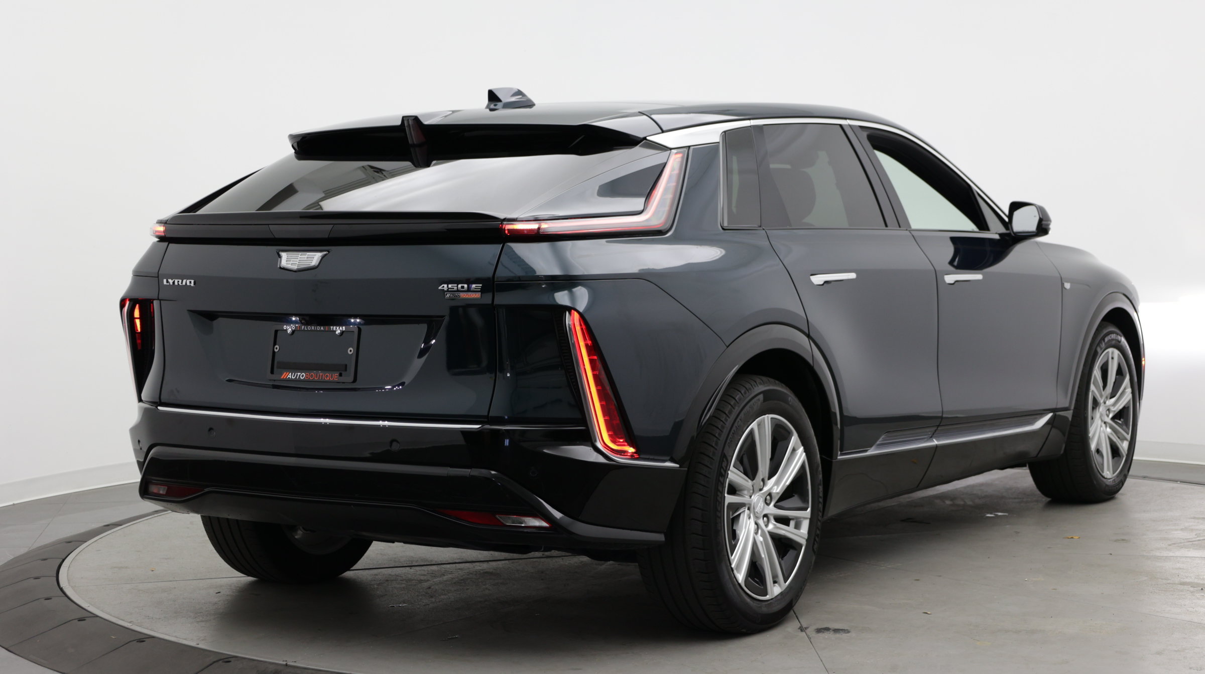 Used 2024 Cadillac Lyriq Tech RWD image 7