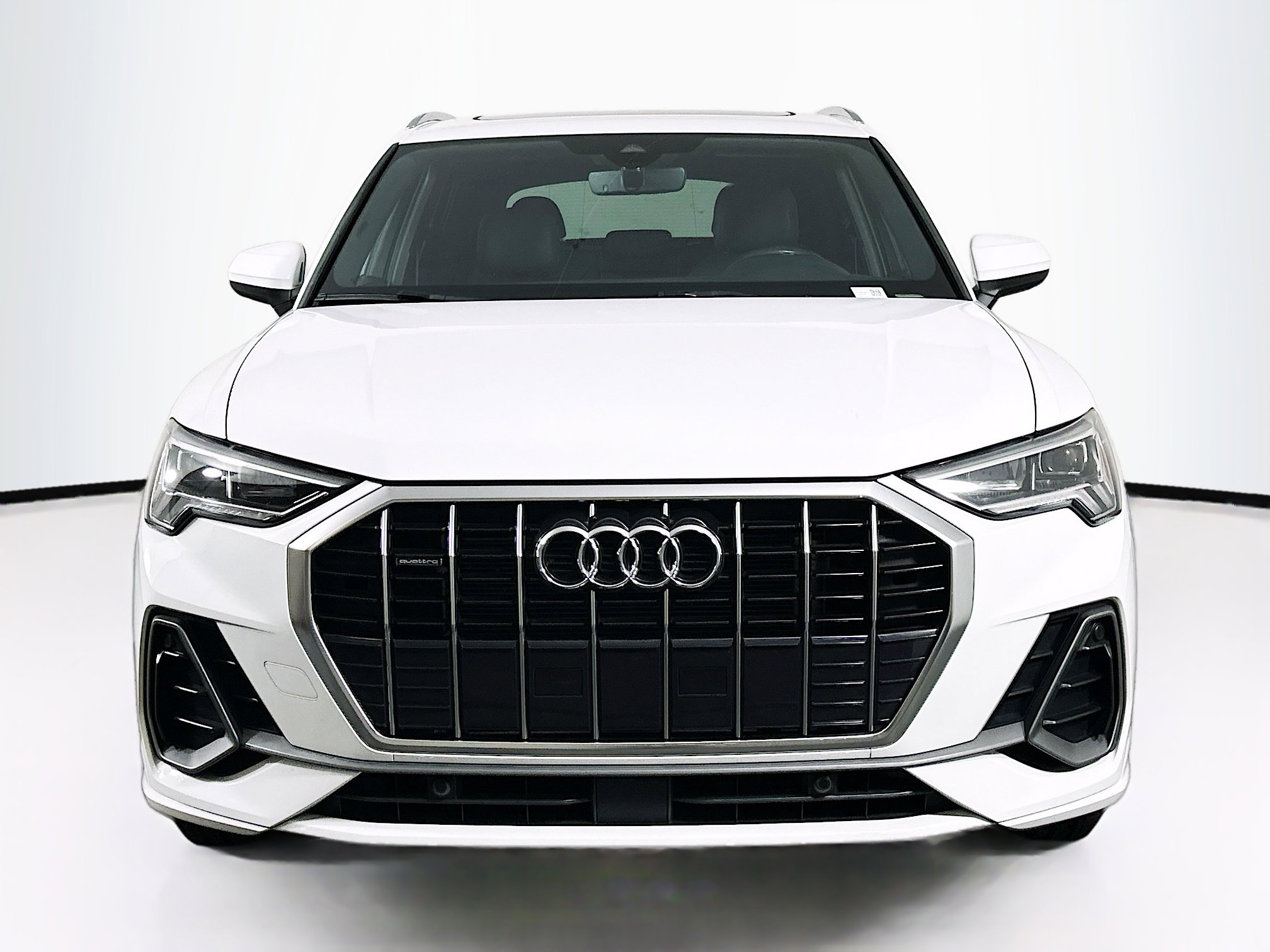 Used 2024 Audi Q3 2.0T Premium AWD/4WD image 2