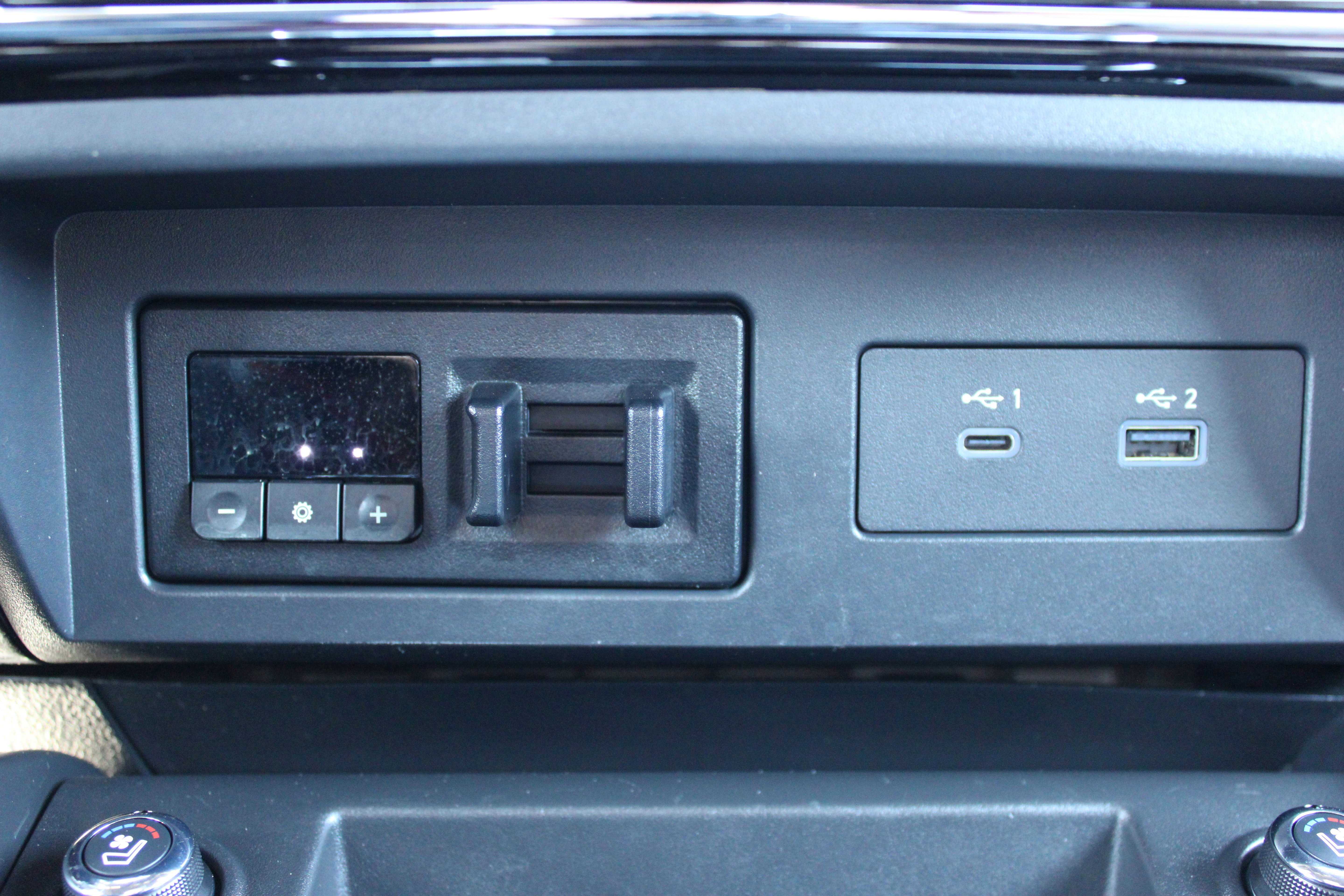 Certified 2023 Nissan Titan Platinum Reserve w/ Moonroof Package image 21