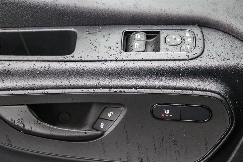 Used 2024 Mercedes-Benz eSprinter 170 Cargo image 20