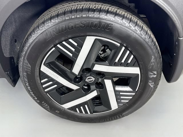 Used 2025 Nissan Kicks SV FWD image 28