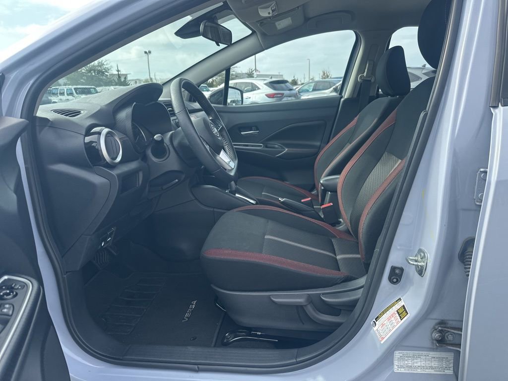 Used 2024 Nissan Versa SR image 12