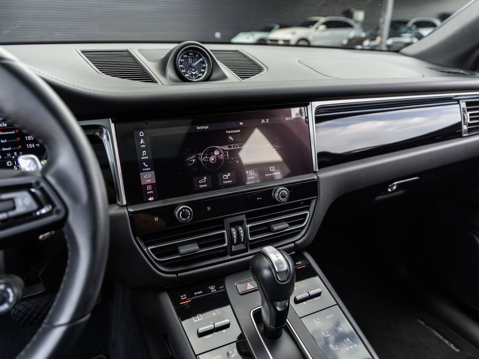 Certified 2023 Porsche Macan Turbo AWD/4WD image 29