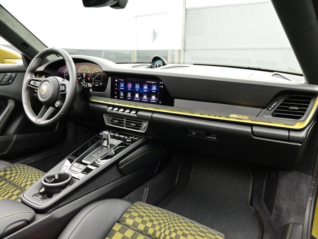 Certified 2026 Porsche 911 Carrera GTS RWD image 15