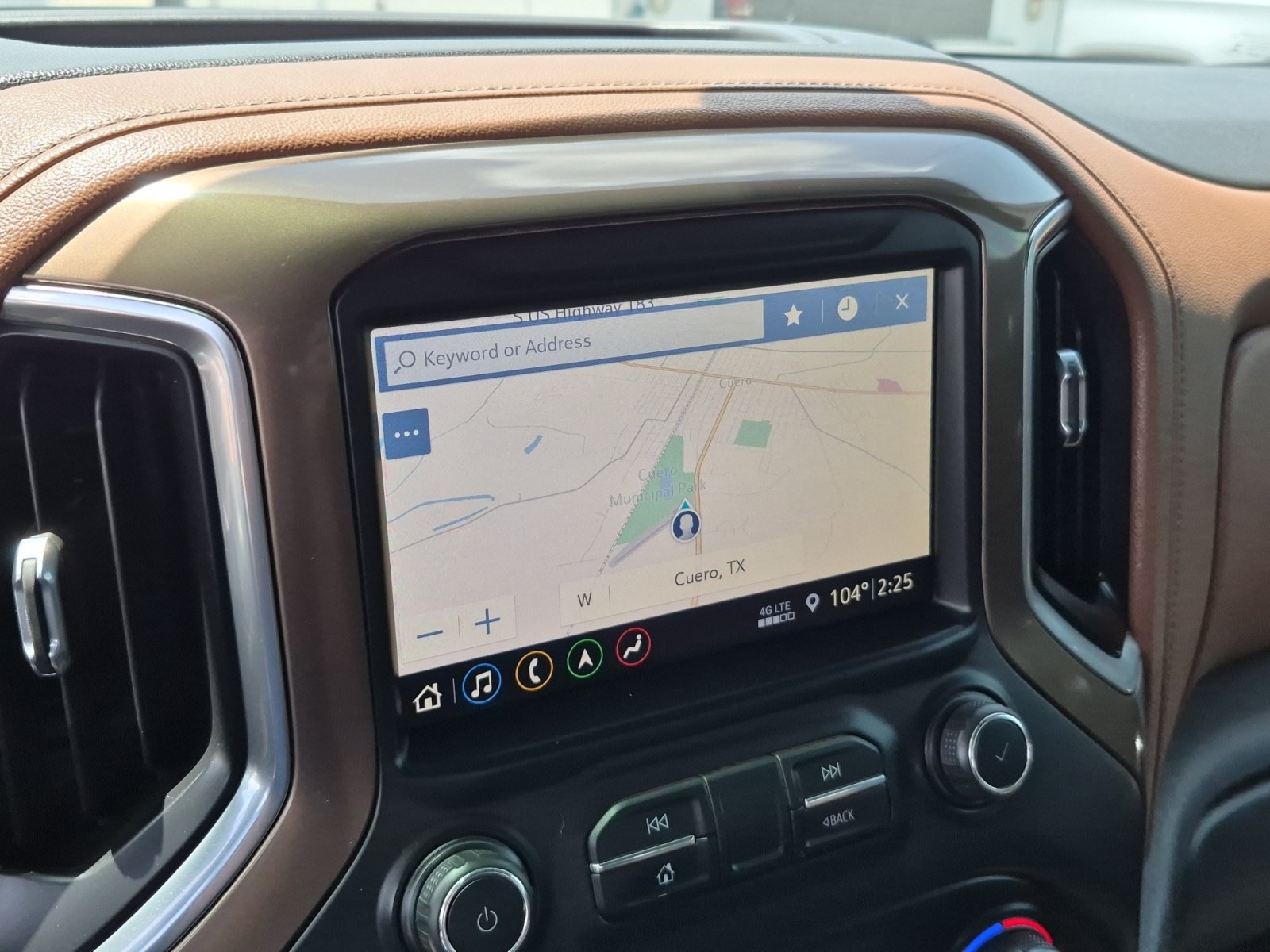 Used 2019 Chevrolet Silverado 1500 High Country w/ Technology Package AWD/4WD image 14