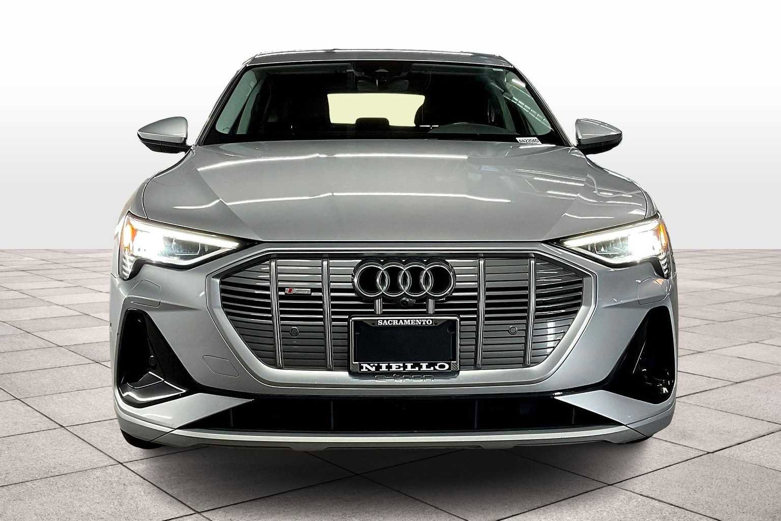 Certified 2022 Audi e-tron Premium Plus w/ Premium Plus Package image 3