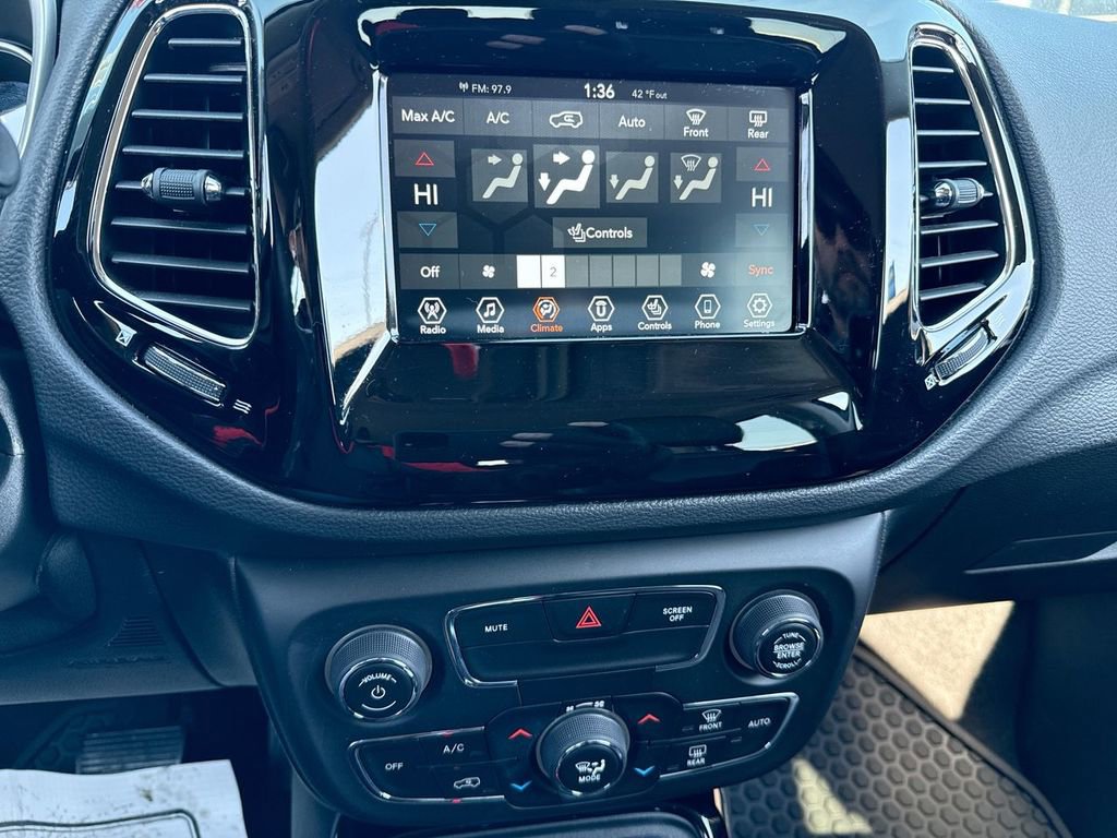 Used 2020 Jeep Compass Latitude image 18