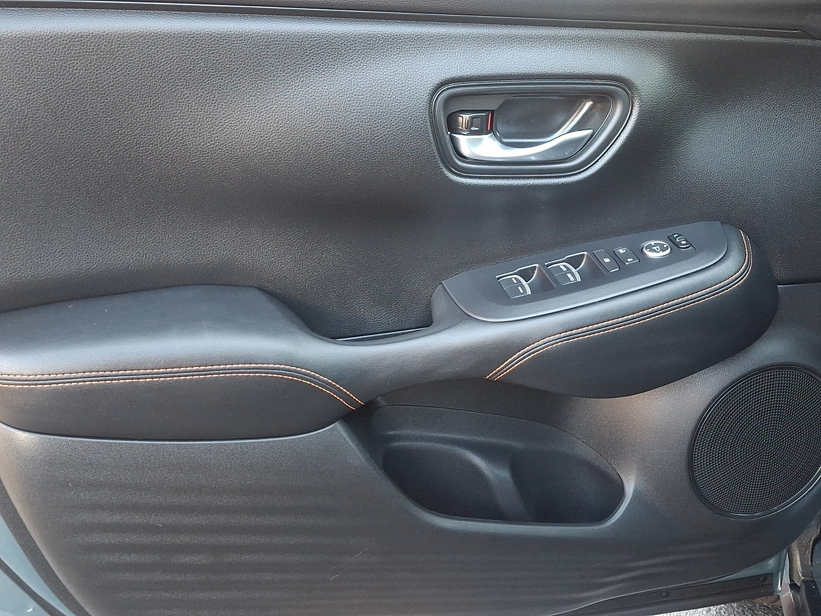 Used 2024 Honda HR-V Sport image 12