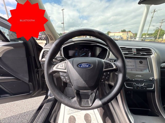 Used 2019 Ford Fusion SE FWD image 14