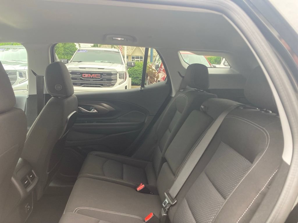 Used 2024 GMC Terrain SLE w/ Driver Convenience Package AWD/4WD image 17
