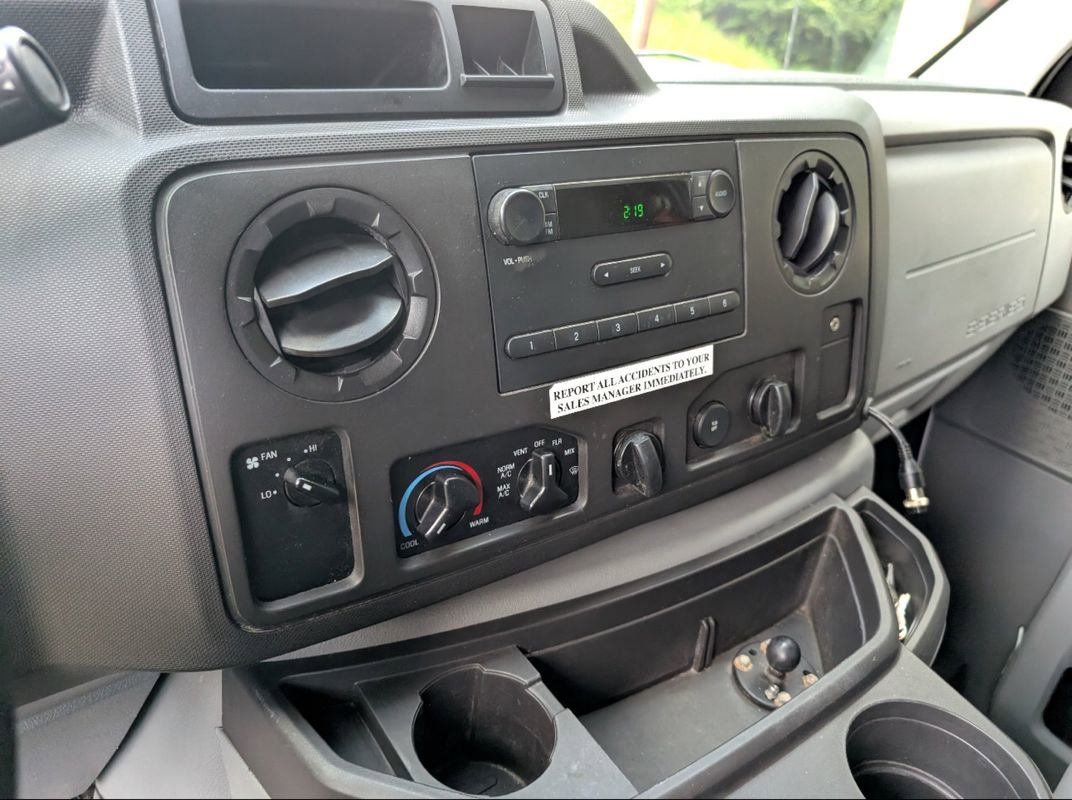 Used 2019 Ford E-450 and Econoline 450 Super Duty w/ Power Windows & Locks Group image 13