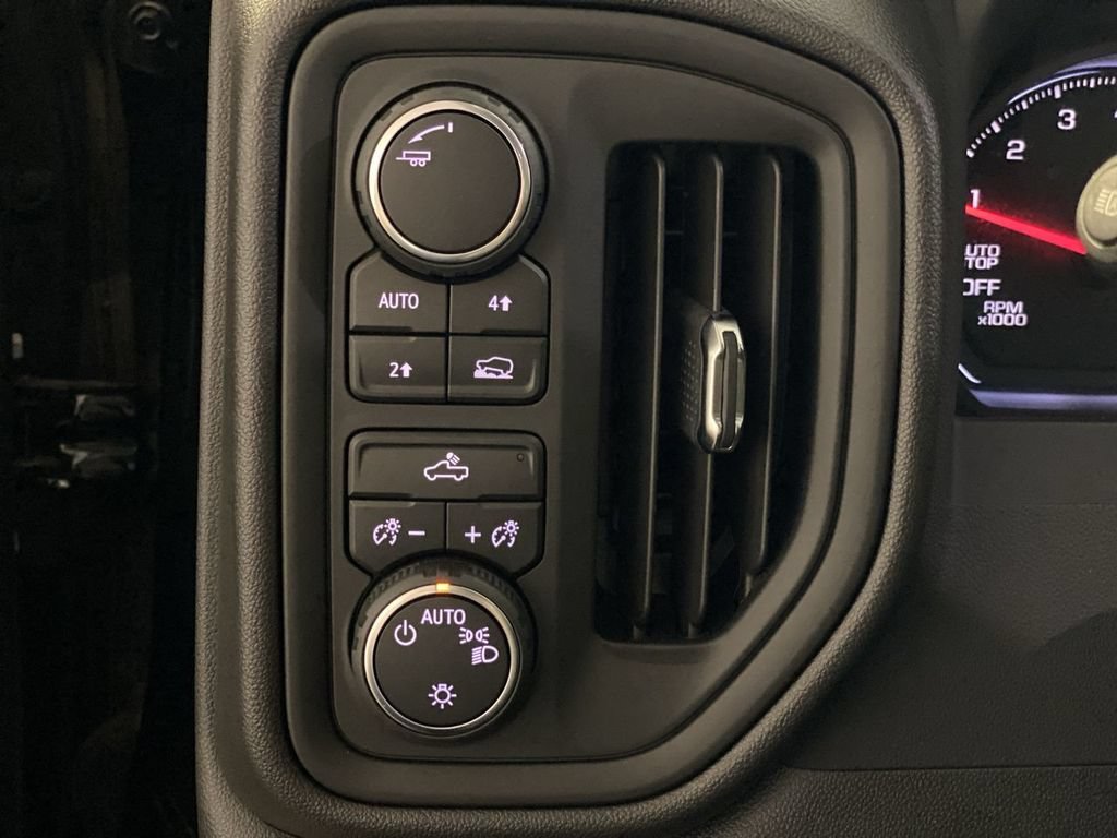 Used 2023 Chevrolet Silverado 1500 Custom AWD/4WD image 41