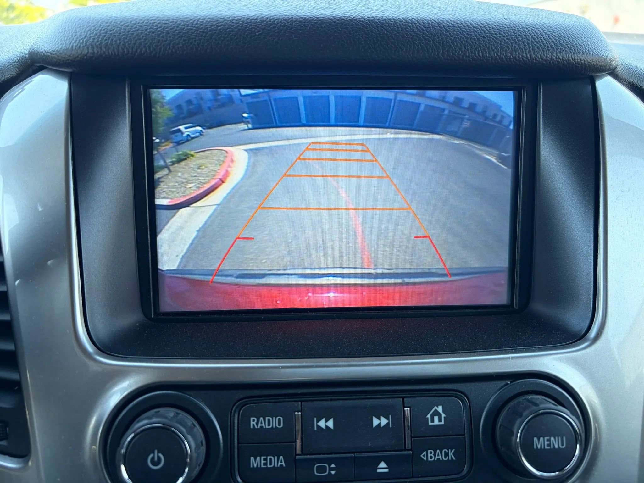 Used 2017 Chevrolet Suburban LT RWD image 16