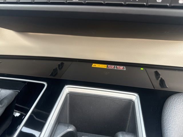 Used 2025 Toyota Sienna Platinum image 30