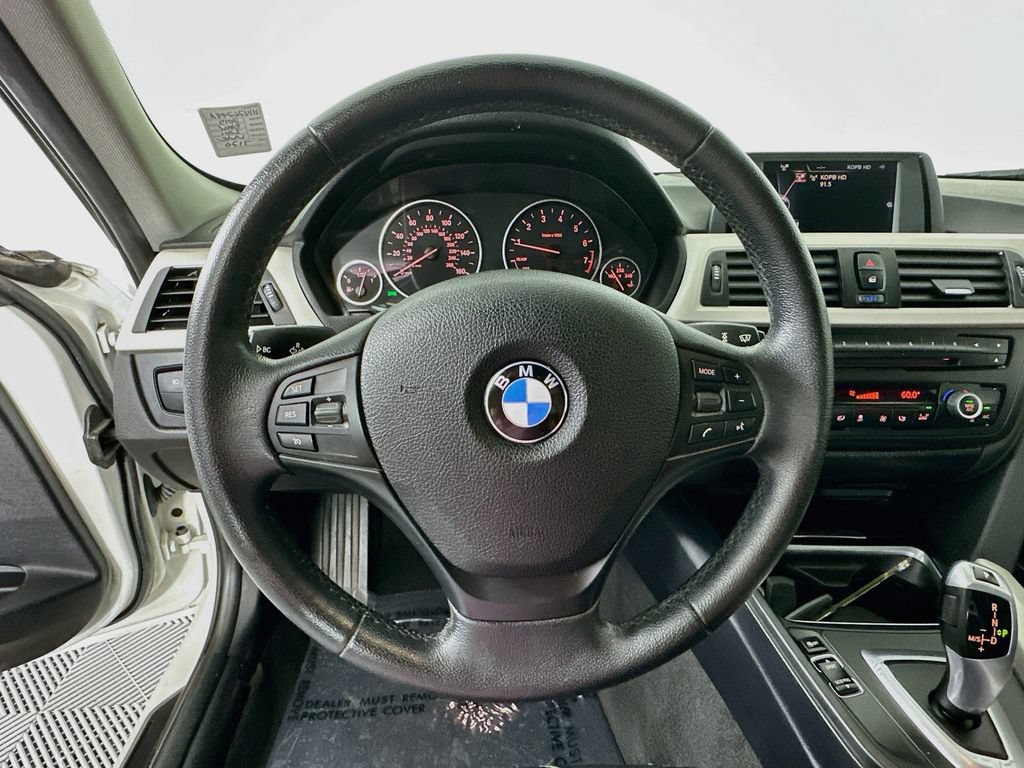 Used 2015 BMW 320i Sedan RWD image 12