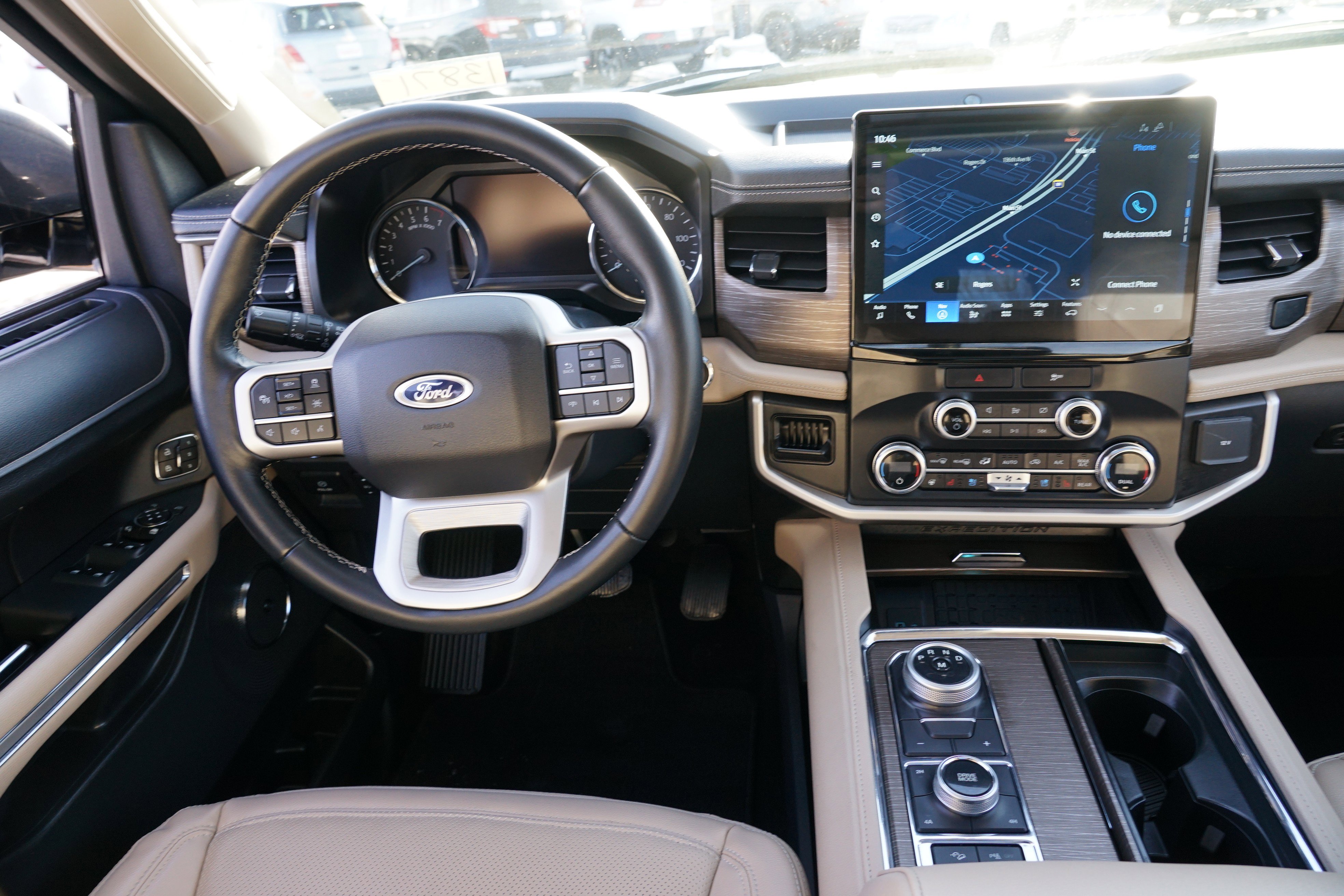 Used 2022 Ford Expedition Limited image 23