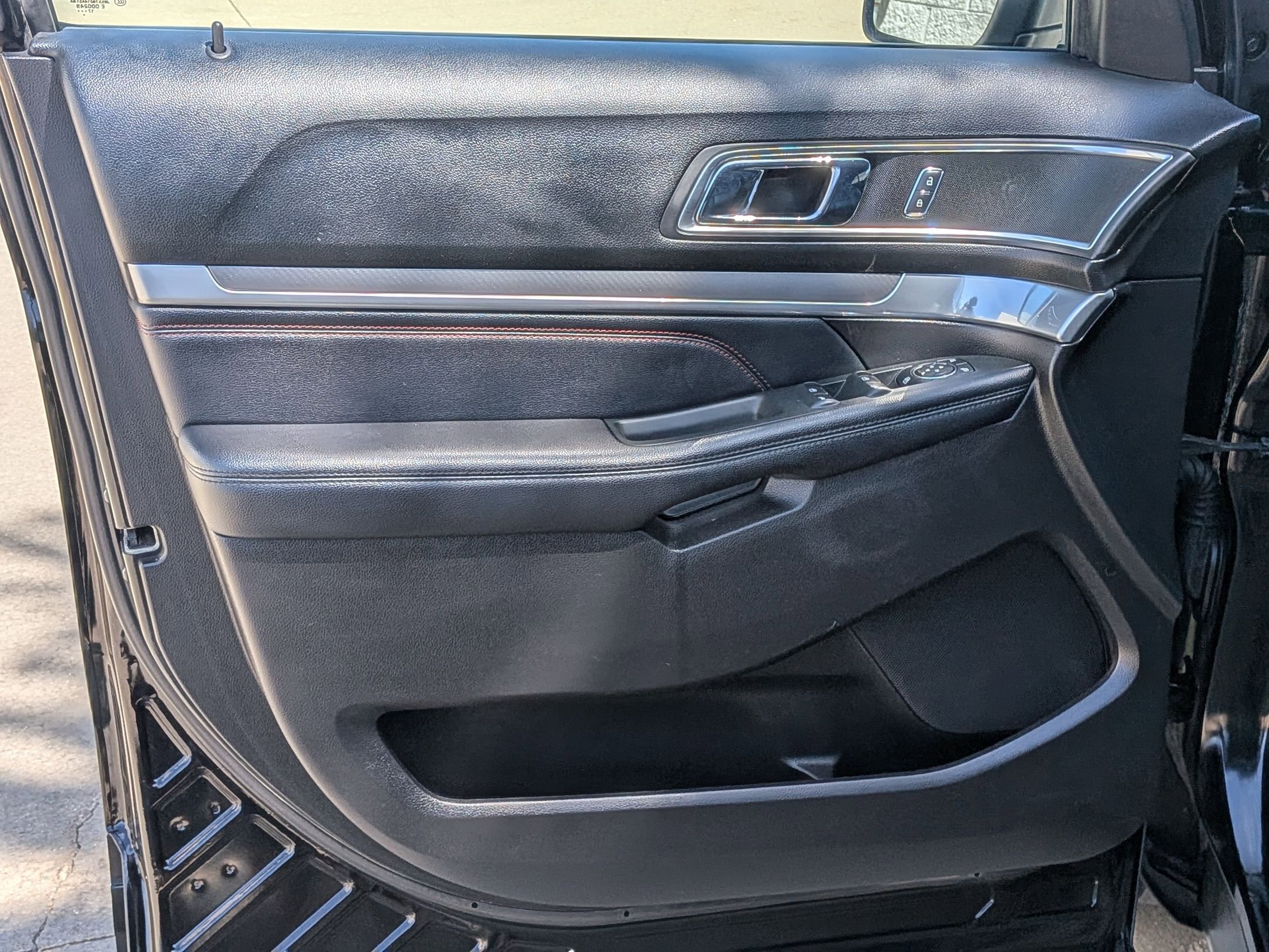 Used 2018 Ford Explorer Sport AWD/4WD image 12