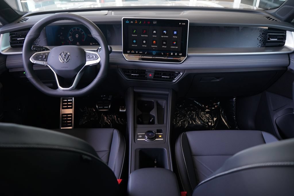 New 2026 Volkswagen Tiguan SE R-Line AWD/4WD image 8