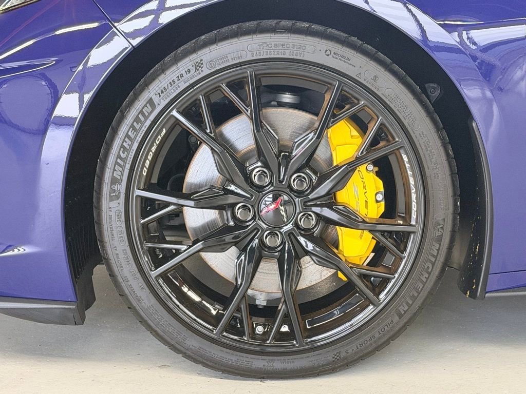 Used 2025 Chevrolet Corvette Stingray Premium Cpe w/ Z51 Performance Package image 22