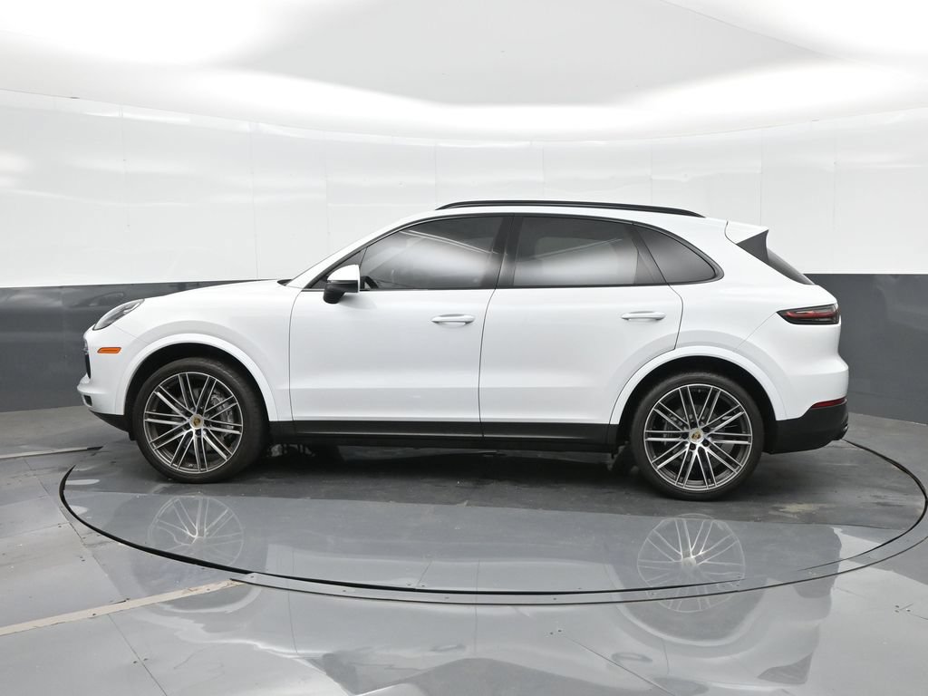 Certified 2023 Porsche Cayenne Platinum Edition AWD/4WD image 2