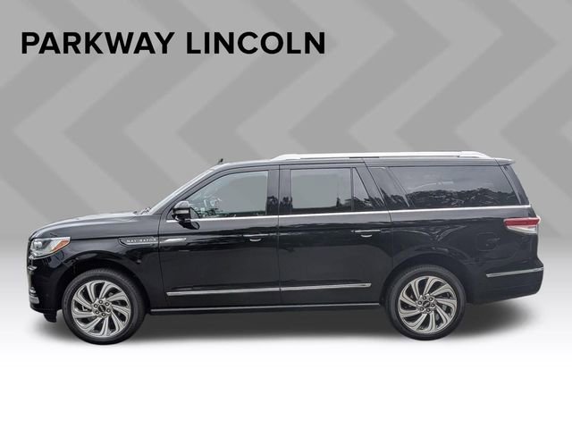 Certified 2023 Lincoln Navigator L Reserve AWD/4WD image 8
