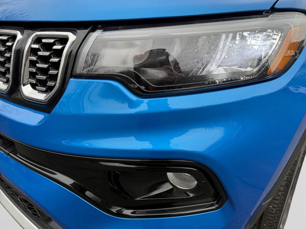 Used 2025 Jeep Compass Limited image 22