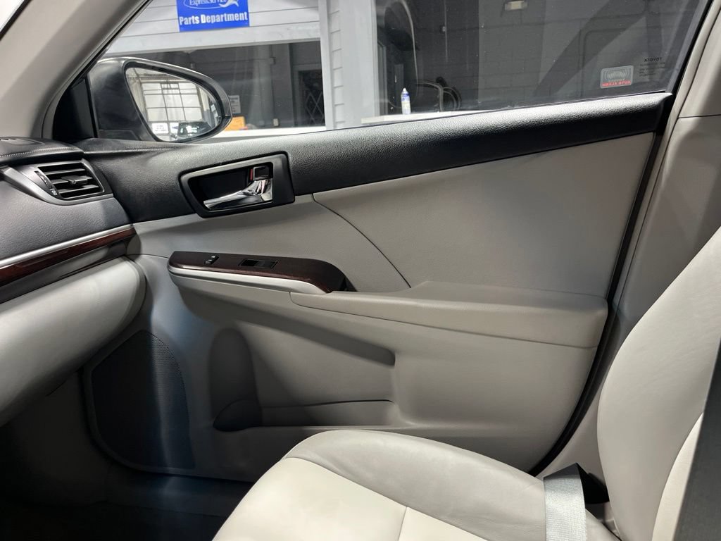 Used 2012 Toyota Camry XLE FWD image 16