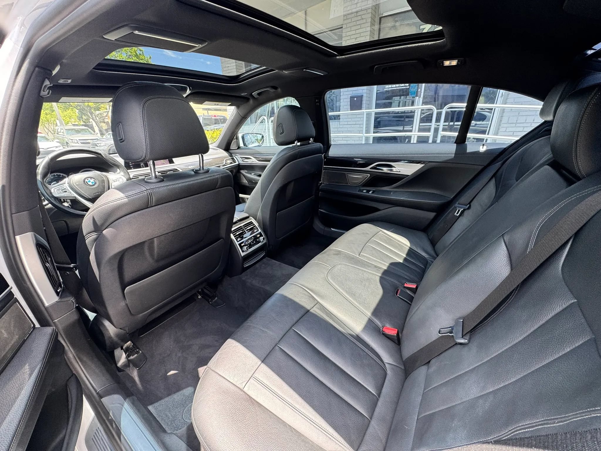 Used 2019 BMW 740i w/ M Sport Package RWD image 18