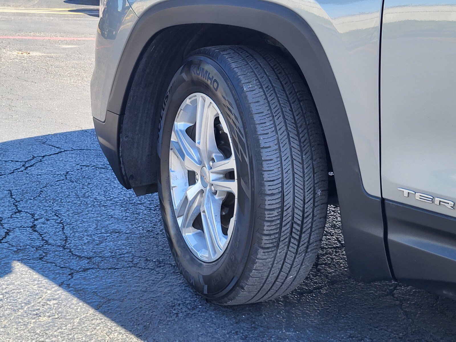 Used 2023 GMC Terrain SLE w/ Driver Convenience Package image 33