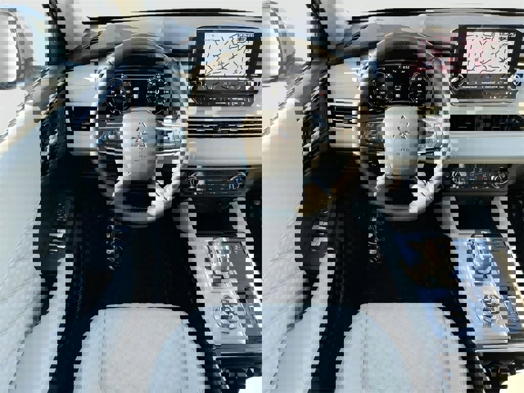 New 2025 Mitsubishi Outlander SEL image 27