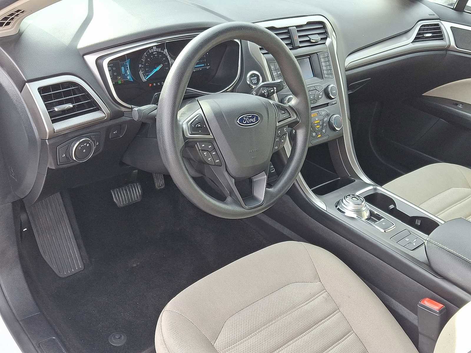 Used 2018 Ford Fusion S image 16