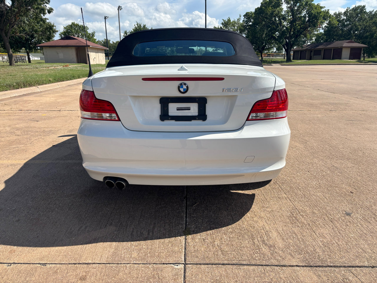 Used 2011 BMW 128i Convertible image 38
