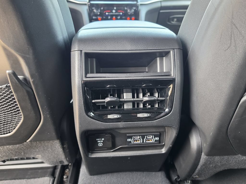 Used 2023 Jeep Grand Cherokee Altitude RWD image 22