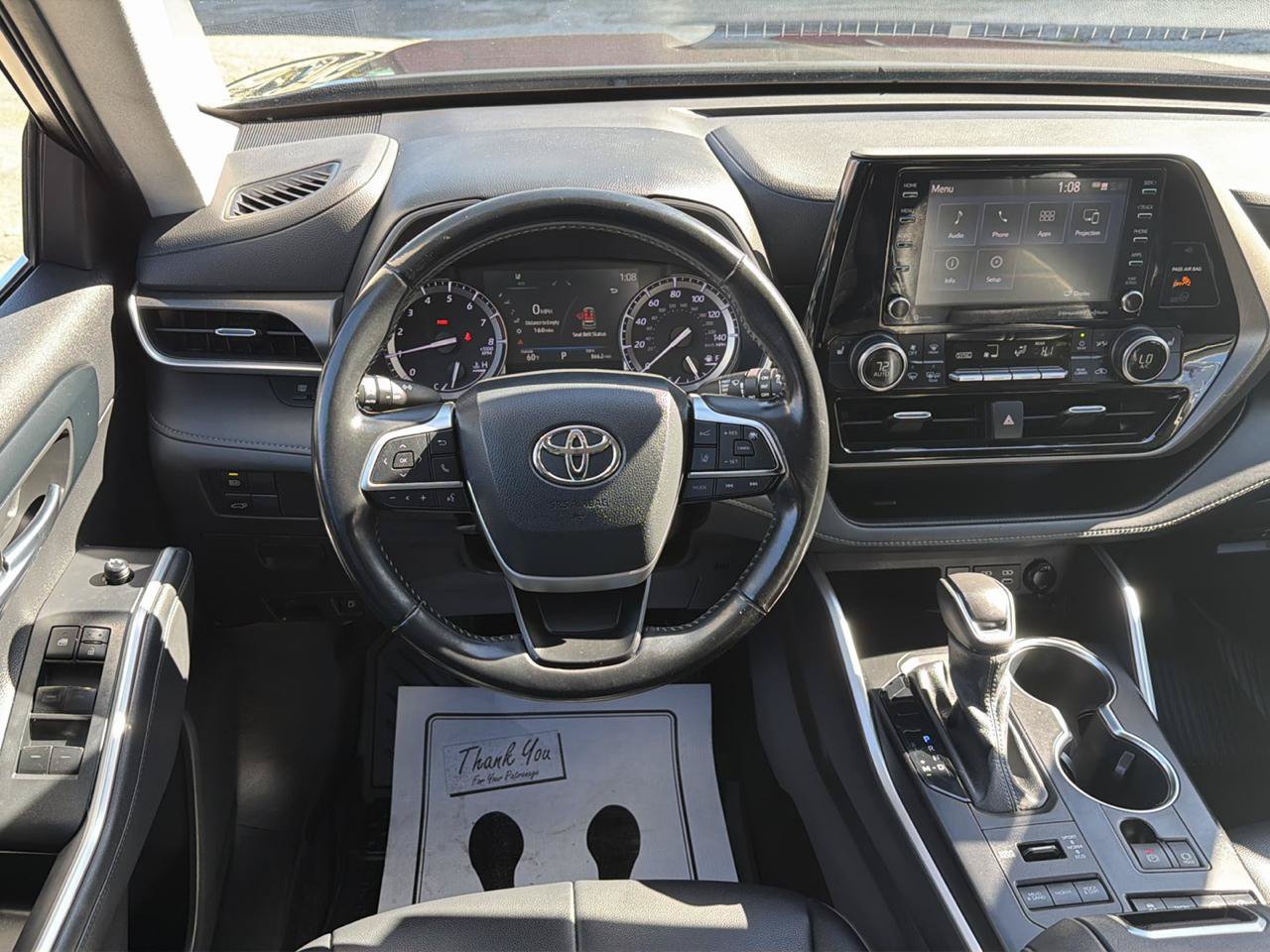 Used 2022 Toyota Highlander XLE AWD/4WD image 13