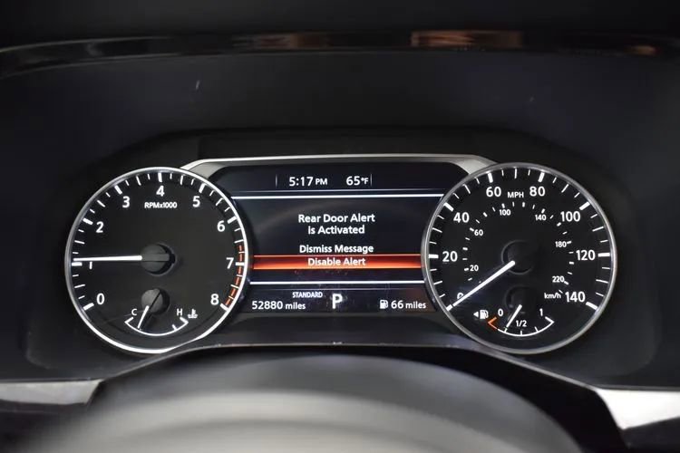 Used 2024 Nissan Pathfinder SV FWD image 27