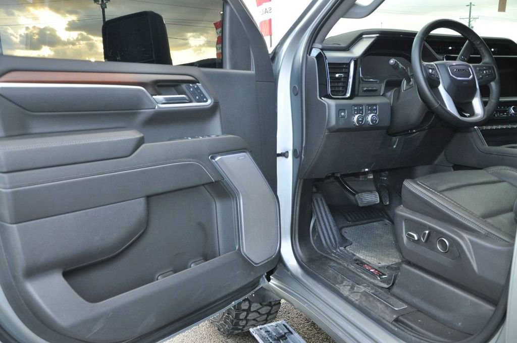 Used 2024 GMC Sierra 2500 Denali w/ Denali Reserve Package image 11