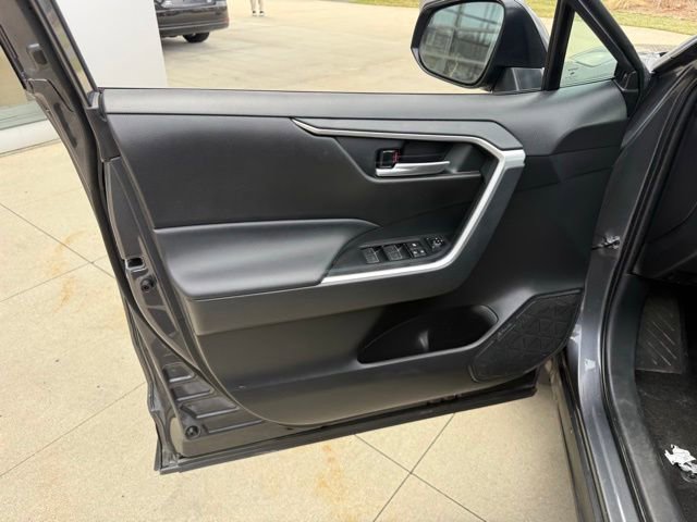 Used 2025 Toyota RAV4 XLE AWD/4WD image 22