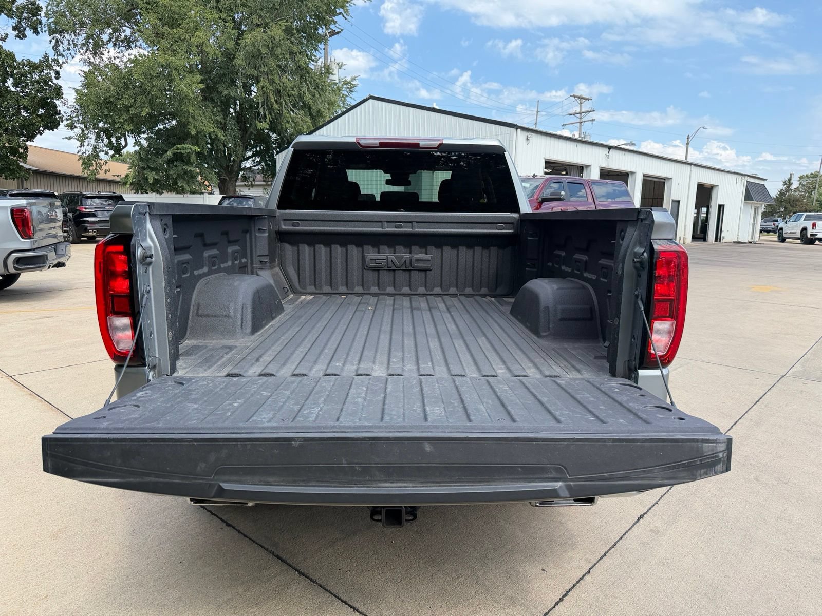 Used 2023 GMC Sierra 1500 SLE w/ X31 Off-Road Package AWD/4WD image 34
