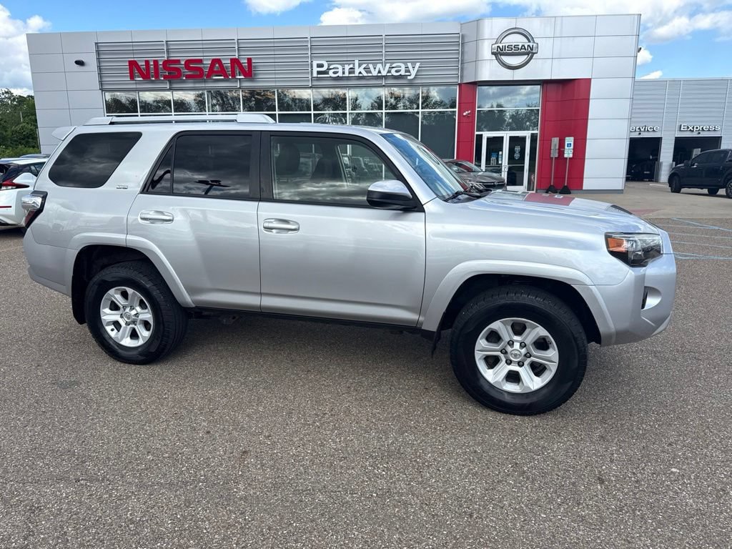 Used 2016 Toyota 4Runner SR5 AWD/4WD image 1