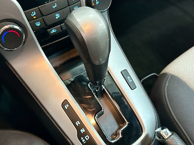 Used 2014 Chevrolet Cruze LS FWD image 13