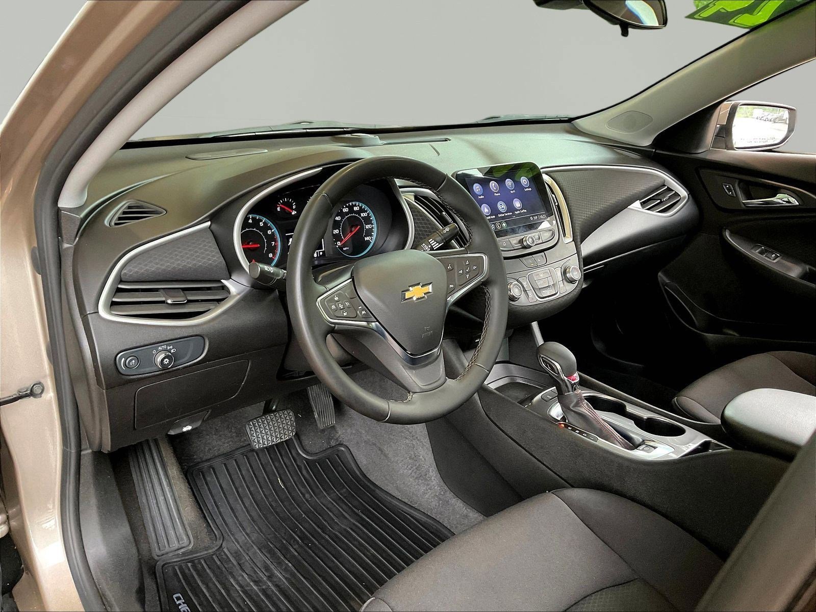 Used 2024 Chevrolet Malibu RS FWD image 15