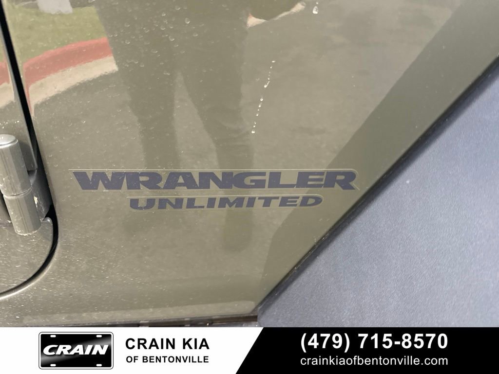 Used 2015 Jeep Wrangler Unlimited Rubicon AWD/4WD image 12