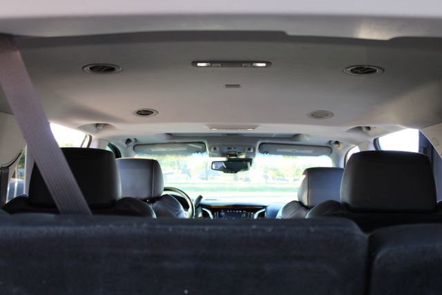 Used 2016 Cadillac Escalade Luxury RWD image 11