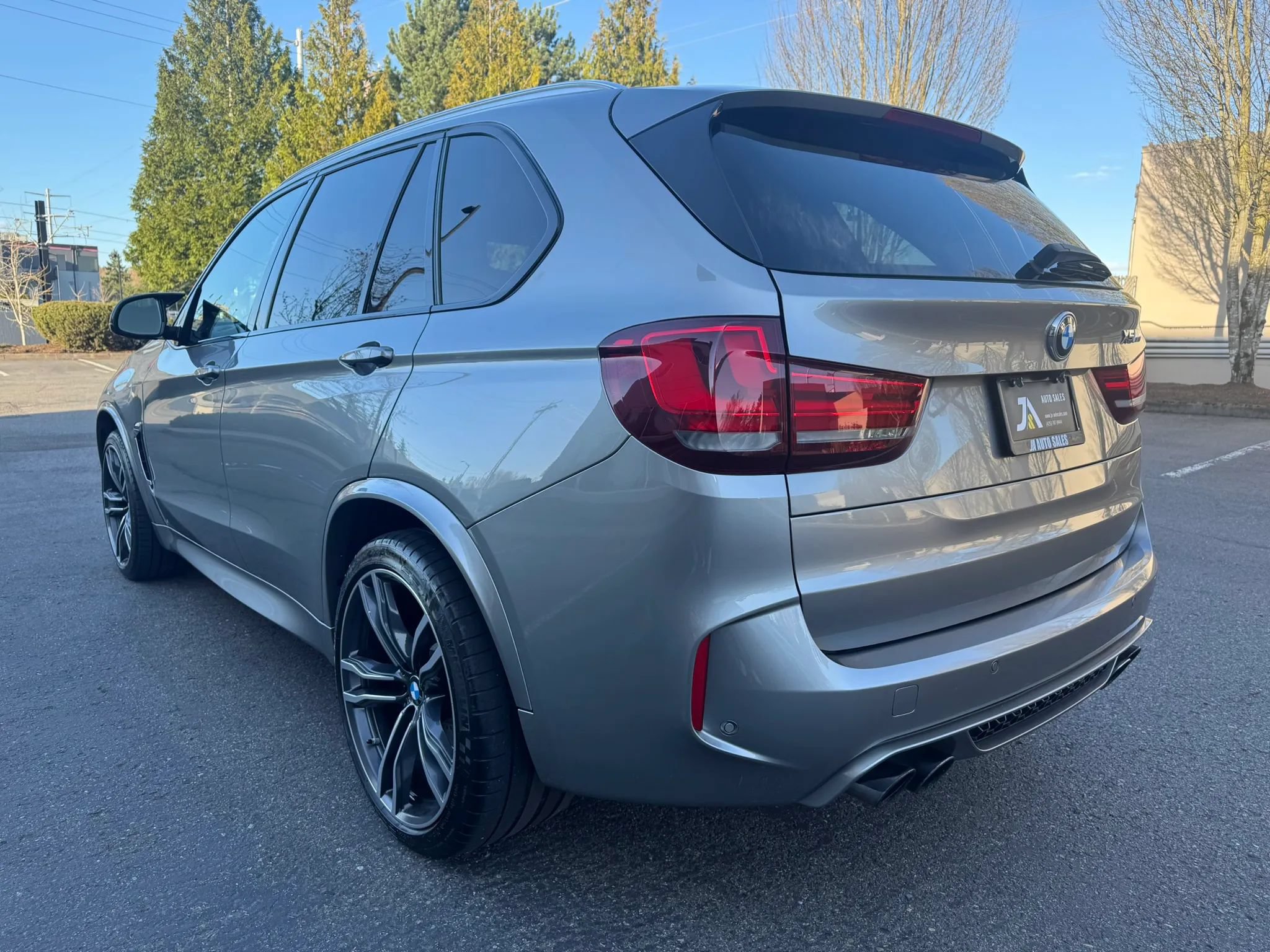 Used 2017 BMW X5 M AWD/4WD image 8