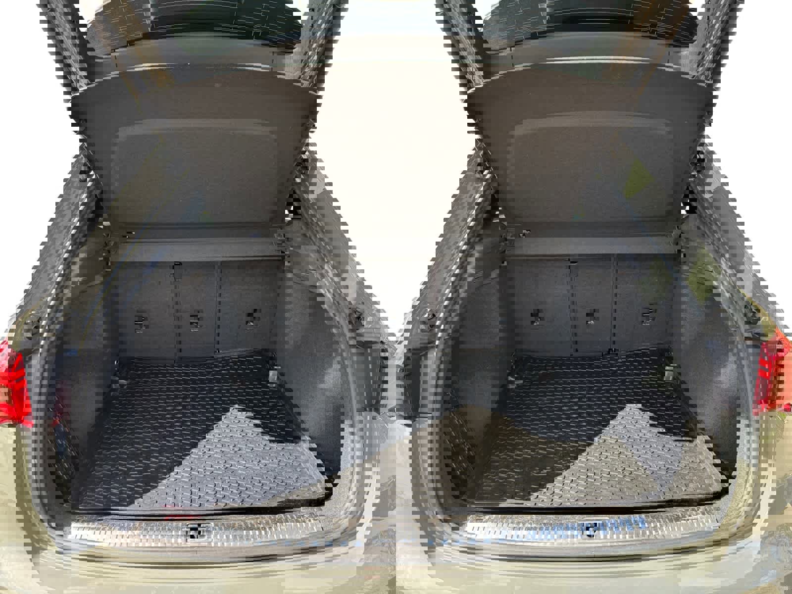 Used 2022 Audi Q3 2.0T Premium w/ Convenience Package AWD/4WD image 22