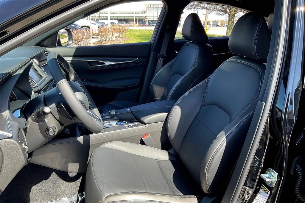 New 2025 INFINITI QX55 Essential image 9