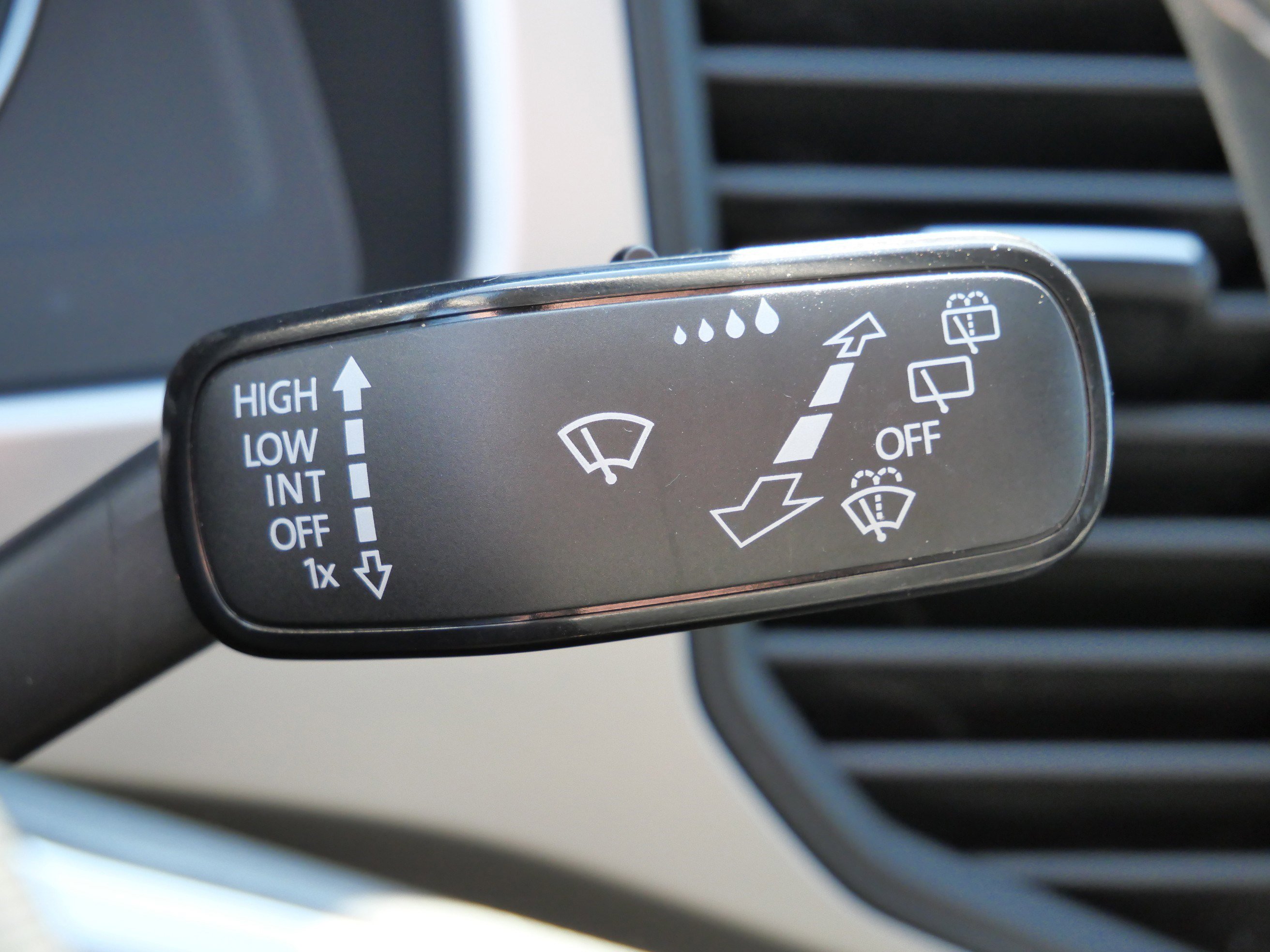 Certified 2021 Volkswagen Atlas SE w/ Towing Package image 34